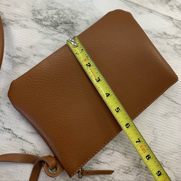 Frye And Co With Zip Pouch Shoulder Bag - Picture 13 of 14